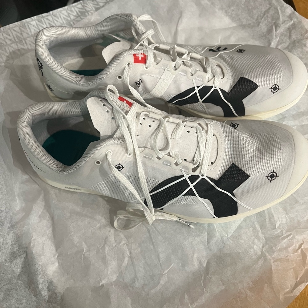 Puma Men's White and Black Athletic Shoes